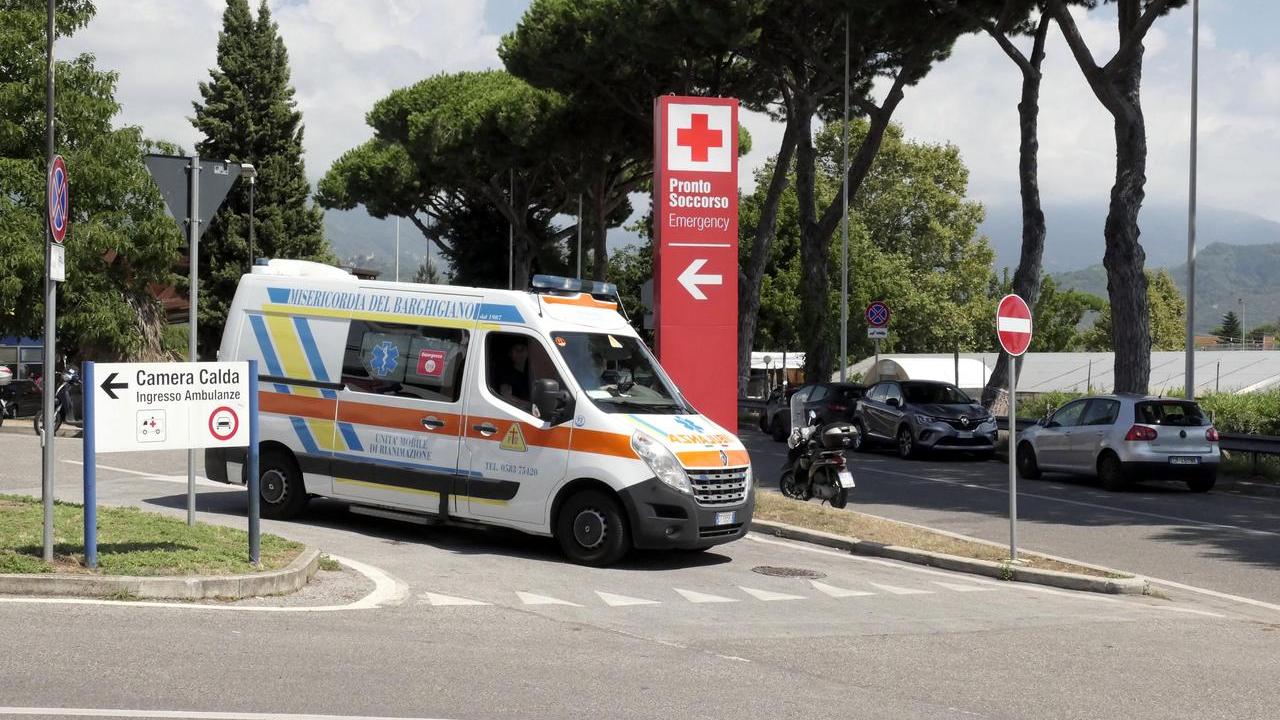 L'ospedale Versilia (foto d'archivio)