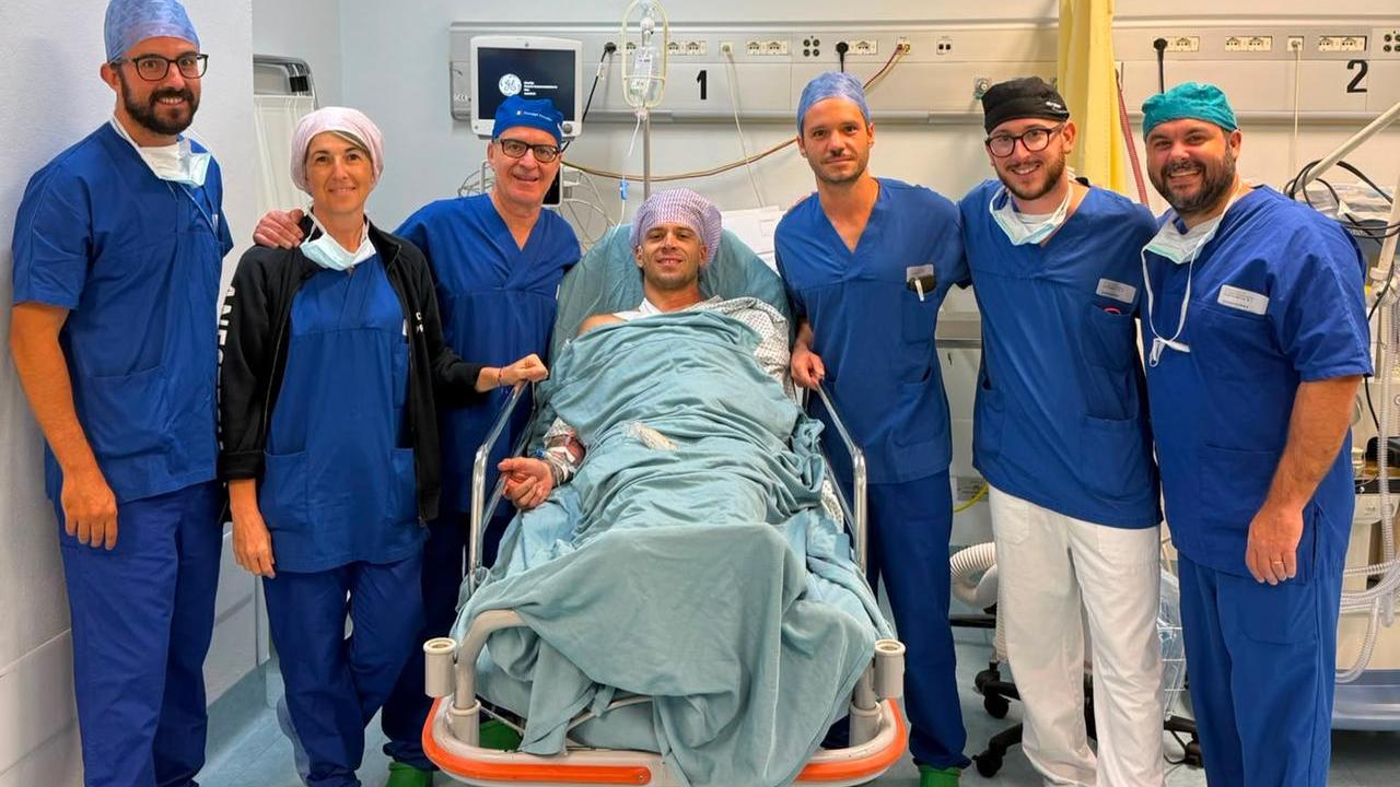 Il pilota di MotoGp Marco Bezzecchi operato all’ospedale di Sassuolo dal dottor Porcellini: ecco come sta