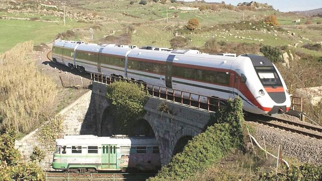 Da Olbia a Cagliari in sole due ore, il test del treno veloce è un successo: ecco il progetto