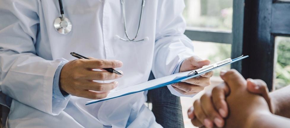 Firenze, condannato a risarcire l’Asl il medico delle ricette in nero: oltre 3mila casi