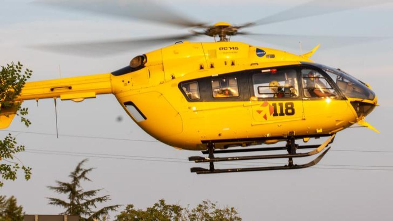 Trovato ferito in strada accanto al suo Ape Car, è gravissimo: giallo sulle cause