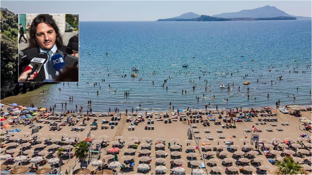 Accesso al mare, il sindaco contro le prepotenze dei balneari: «I “pezzenti” si riprenderanno ciò che è loro»
