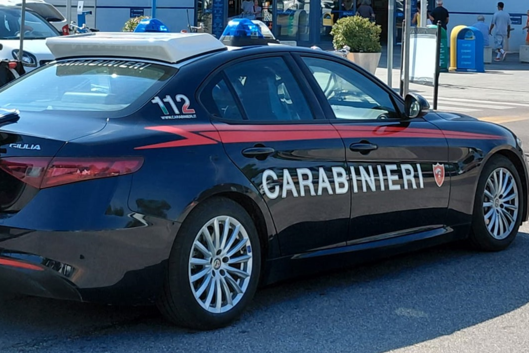 San Bartolomeo in Bosco, caos in un locale: 39enne aggredisce i carabinieri e viene arrestato