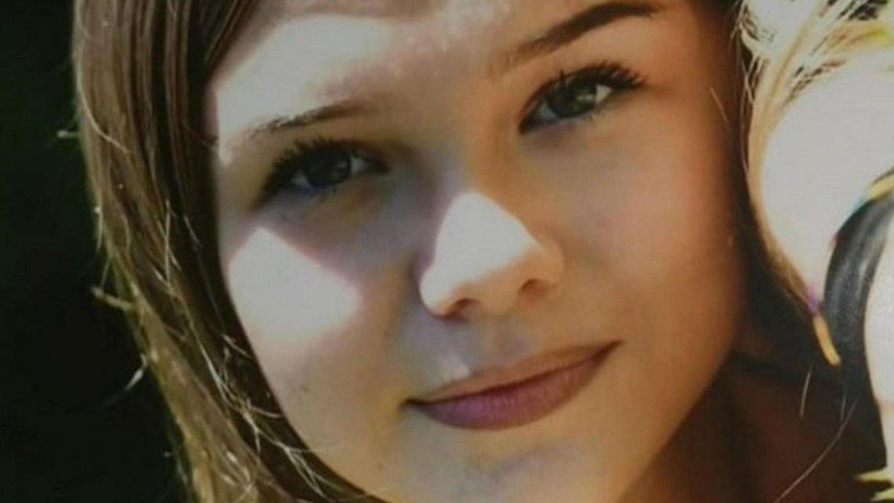 Femminicidio di Aurora, l'ex fidanzato della 13enne confessa durante il processo: «L’ho uccisa io gettandola dal balcone»