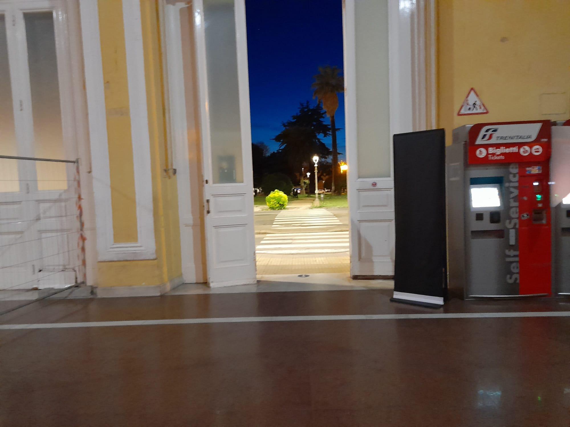 Uno degli ingressi della stazione di Livorno centrale