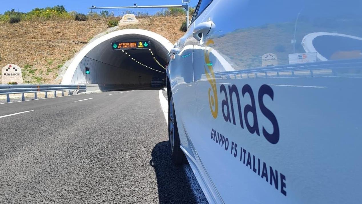 Strada 131 Dcn, chiusura notturna per la galleria di San Teodoro – Date e orari