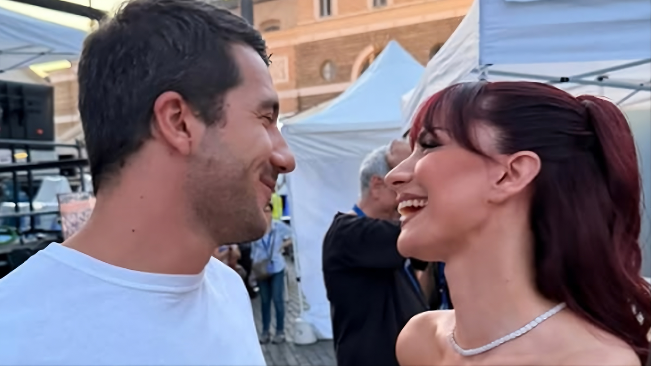 Andrea Delogu, è amore con Alessandro Marziali: il primo selfie di coppia