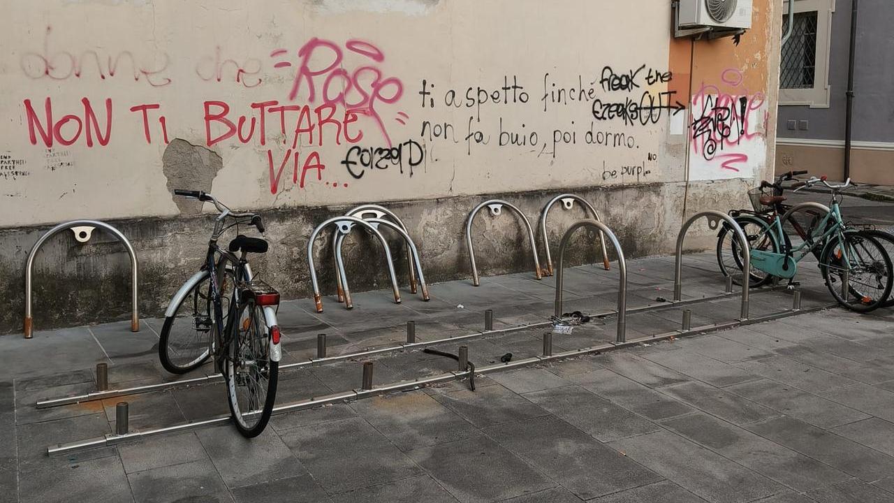 La rastrelliera ormai distrutta
