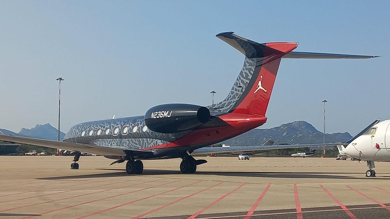 Michael Jordan torna in Costa Smeralda, il suo jet da 70 milioni di dollari è a Olbia