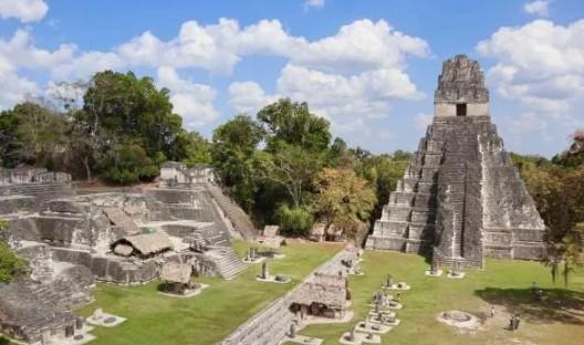 L’antica civiltà Maya, le stelle e i pianeti: i geroglifici svelano il nome dello scienziato che si occupava dei calcoli astronomici – La scoperta è straordinaria