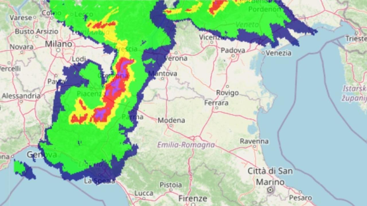 Il radar di Arpae con le precipitazioni in corso alle 17 di oggi (15 luglio)