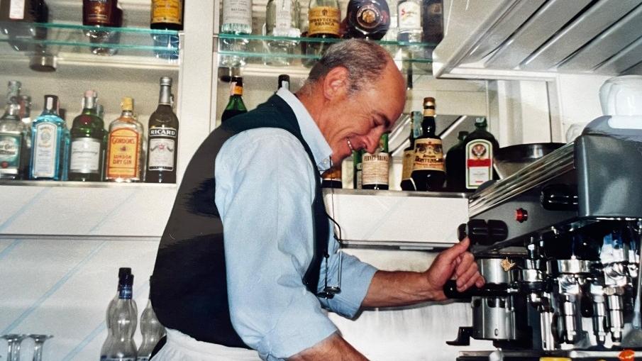 Stintino, l’ultimo saluto al barista gentile Efisio Benenati