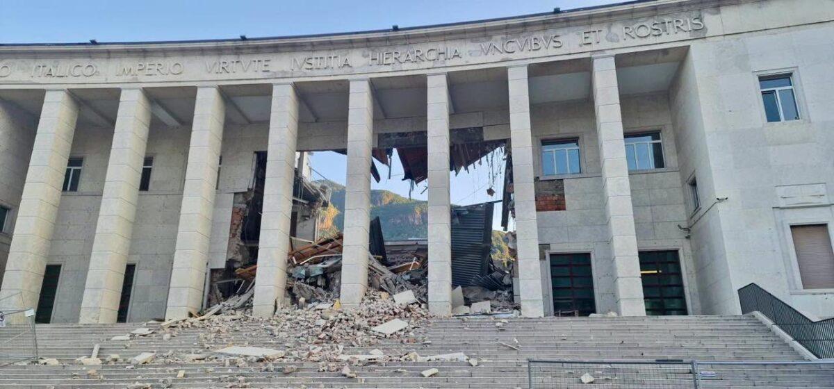 Boato violentissimo all’alba, crolla il tribunale: strage sfiorata – Ecco che cosa sappiamo