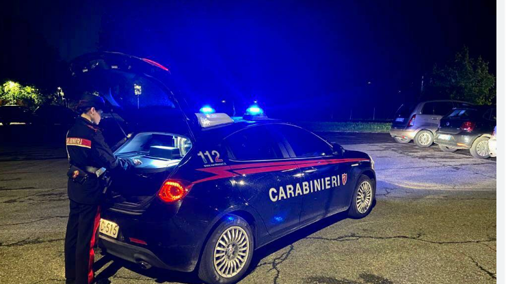 Aggredisce un automobilista perché fatica a superarlo con l’auto: denunciato un 30enne
