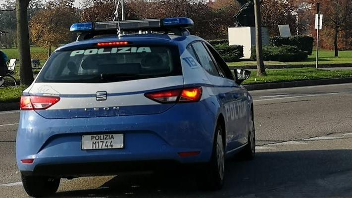 Una volante della polizia (foto d'archivio)