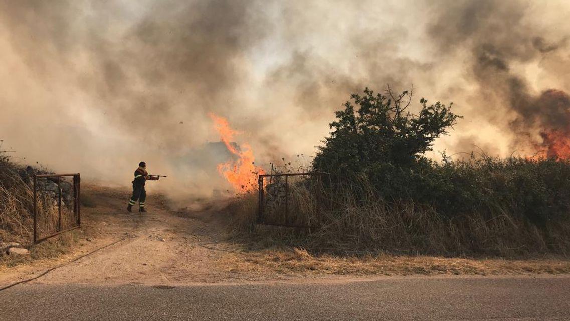 Sardegna in fiamme, la vera emergenza resta la mano dell’uomo. Corpo Forestale: «Incendi quasi sempre dolosi o colposi»