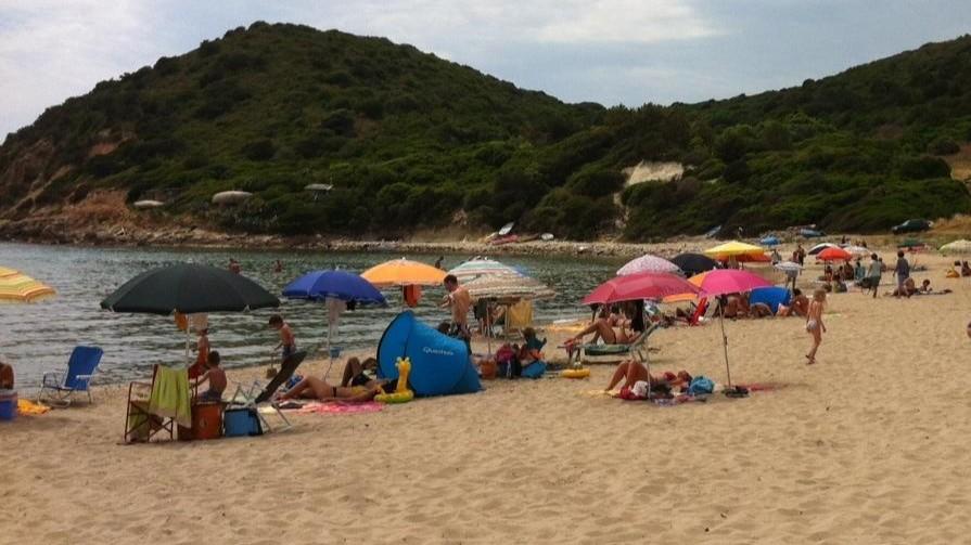 Si sente male durante un bagno al mare e muore: chi è la vittima