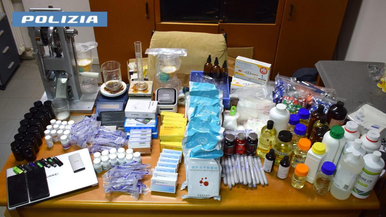 Laboratorio clandestino a Bondeno, sequestrato materiale per la produzione di sostanze dopanti