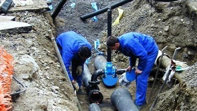 Rottura della condotta idrica, niente acqua per due notti a Nuoro
