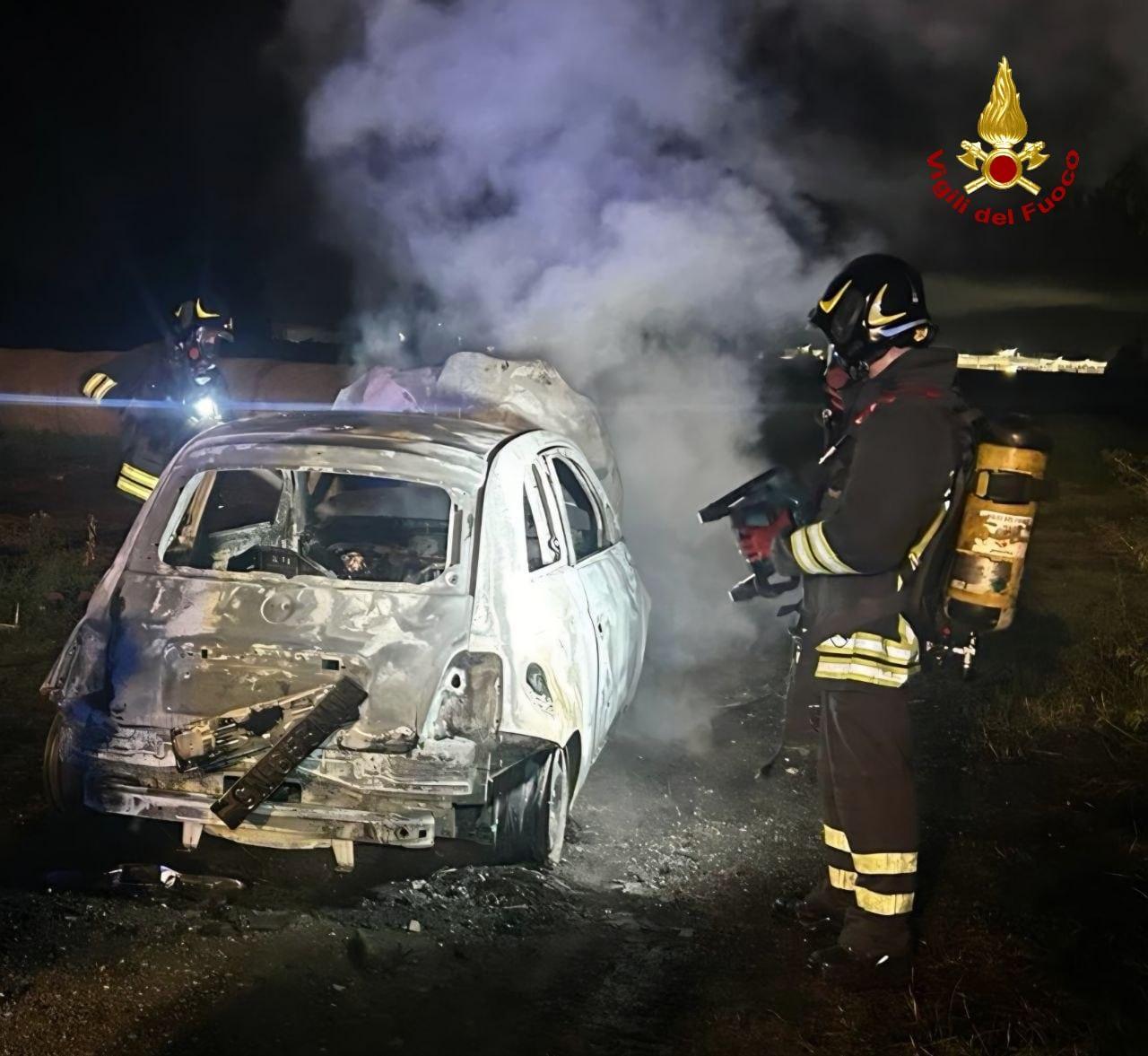 Auto data alle fiamme a Correggio: cosa è successo nella notte