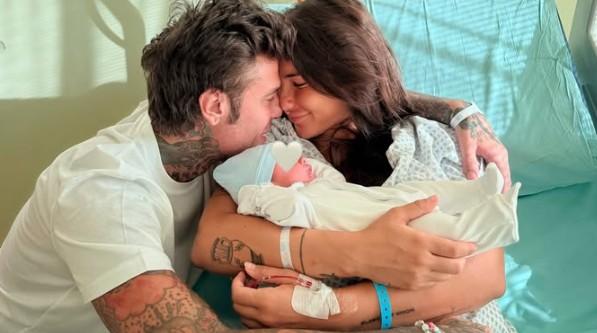 Fedez è papà per la terza volta: è nato Edoardo Lupo, il primo figlio con Giulia Honegger