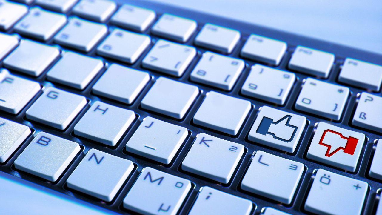 Facebook e Instagram in down per un’ora