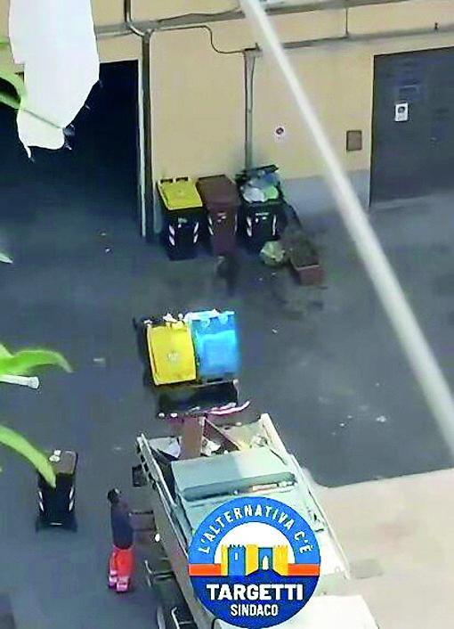 Prato, Targetti sul caso degli spazzini che hanno mescolato i rifiuti: «Licenziarli è ipocrita»