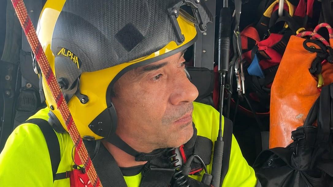 Tragedia durante l’addestramento sul lago del Temo, muore un vigile del fuoco: cosa è successo e chi è la vittima
