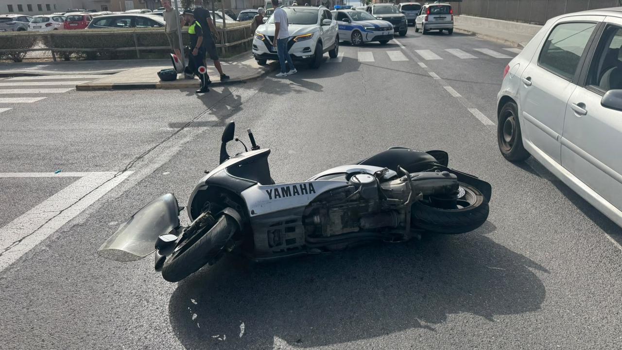 Alghero, scontro fra moto e auto: un uomo finisce in ospedale