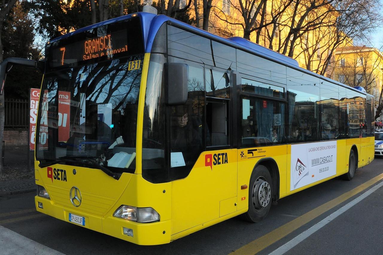 Stangata anche sui bus: i biglietti urbani di Seta da 1,50 a 2 euro
