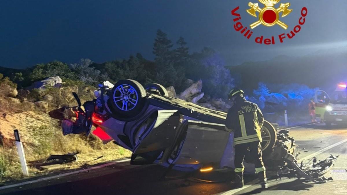 Auto esce di strada e si ribalta in Costa Smeralda, tre persone ferite