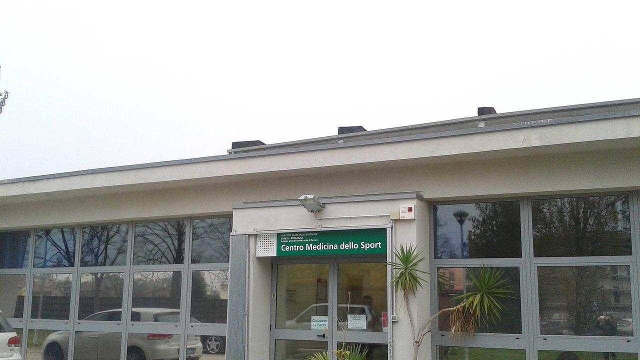 Ferrara, disagi da maltempo per l’Azienda Usl: senza corrente e telefoni isolati in via Bianchi