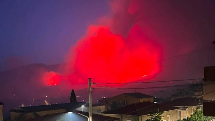 Sicilia assediata dalle fiamme, oltre 1000 interventi in 4 giorni: paura ad Agrigento, 100 persone in salvo