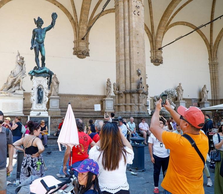 Turismo a Firenze, la frenata d’estate: affitti brevi pigliatutto – Il report