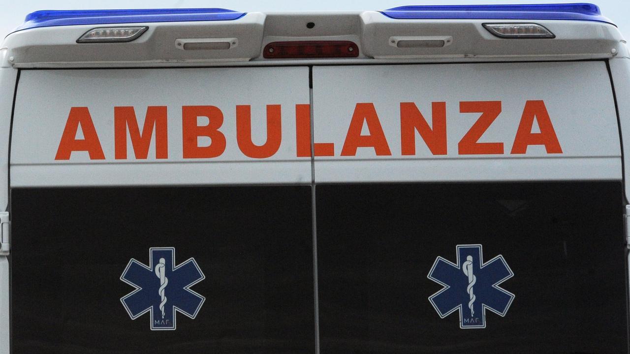 Choc in Ogliastra, auto investe una coppia, poi il conducente esce dalla macchina e accoltella il ragazzo: morto un 25enne – Cosa sappiamo