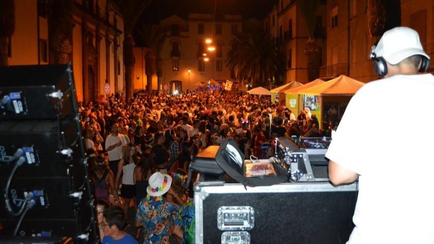 Bosa, scontro sul Carnevale estivo: Il direttivo accusa l’amministrazione comunale e annuncia le dimissioni – Che cosa è successo