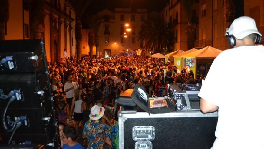 Bosa, scontro sul Carnevale estivo: Il direttivo accusa l’amministrazione comunale e annuncia le dimissioni – Che cosa è successo