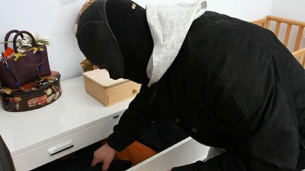 Pisa, quartiere Pratale-Don Bosco: in aumento furti e intrusioni in appartamento – Gli ultimi colpi