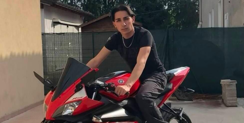 Muore a 17 anni dopo una lunga agonia, il dolore del padre: «L’ho trovato io nel fossato, era lì da ore»