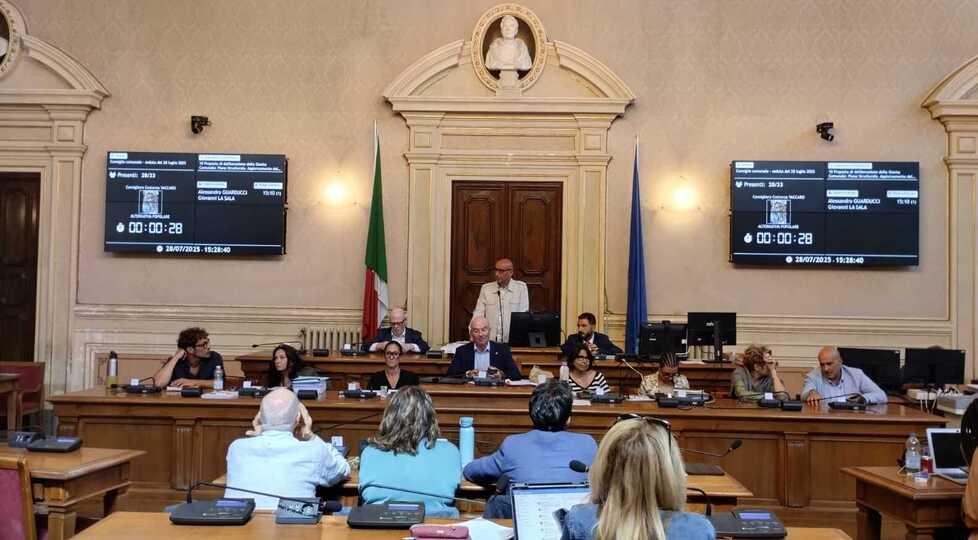
	Una seduta del consiglio comunale (foto d'archivio)

