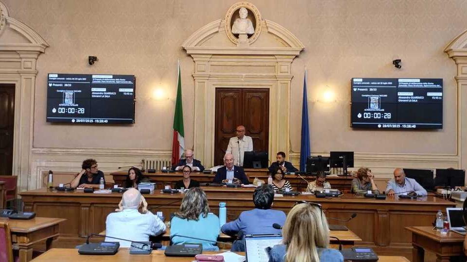 Una seduta del consiglio comunale (foto d'archivio)