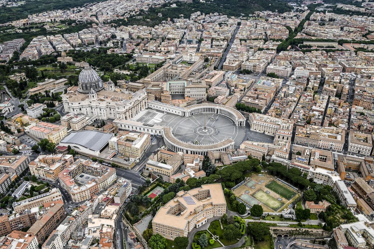 Otto per mille, ecco dove finiscono 1,6 miliardi dei contribuenti: la Chiesa perde terreno, lo Stato incassa di più
