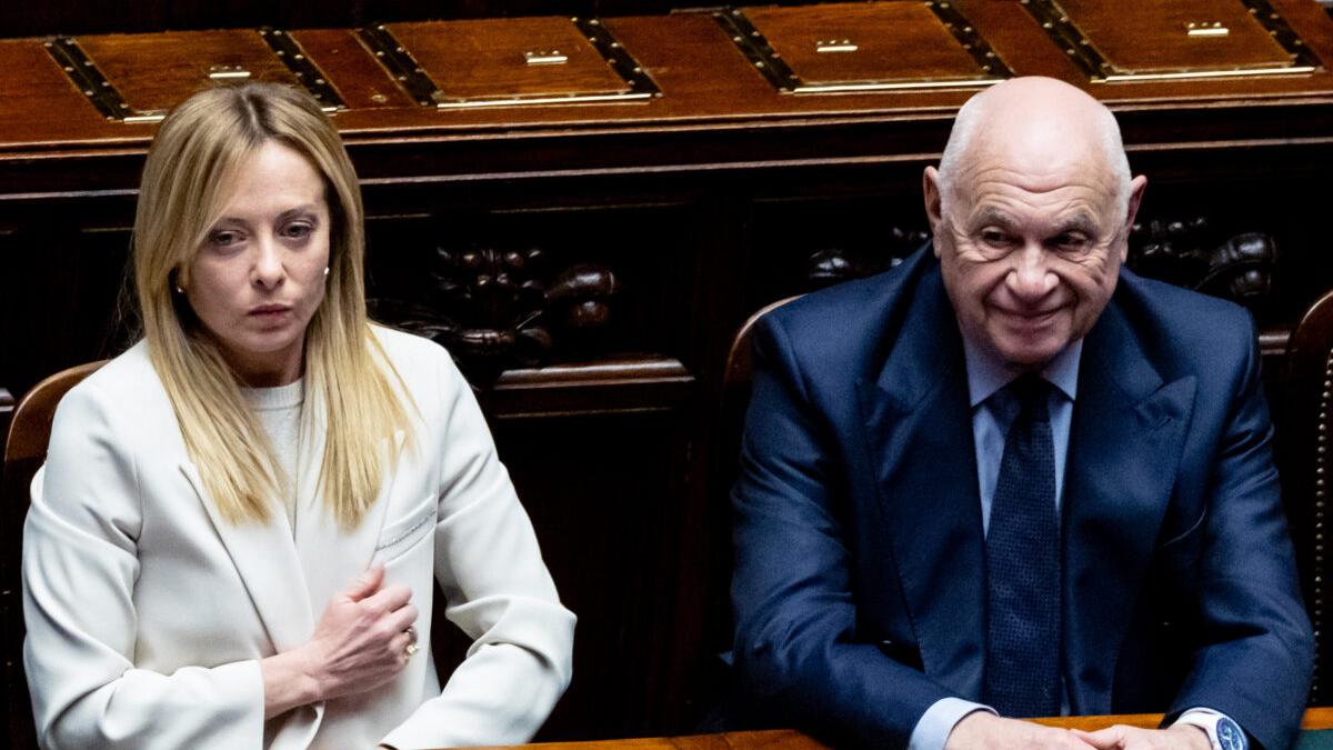 La premier Giorgia Meloni con il ministro della Giustizia Carlo Nordio (foto Lapresse)