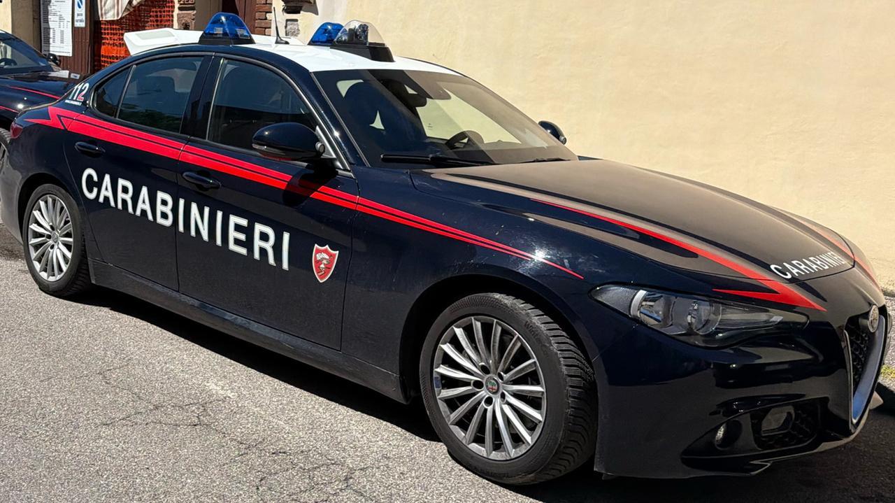Lidi di Comacchi, bande di ladri in azione: rompono i vetri delle auto e rubano all’interno