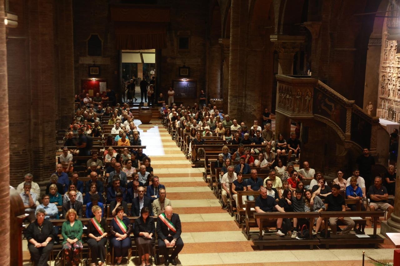 Veglia in Duomo a Modena per Monica Esposito, il messaggio di Mattarella: «Vi sono vicino»