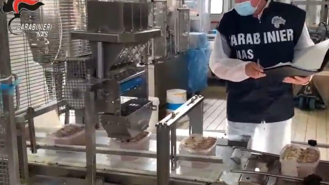 Tornano i controlli dei Nas nei litorali: al setaccio stabilimenti balneari, ristoranti e comunità – Il bilancio sulle sanzioni