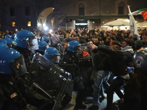 Morte di Fakir, il sindaco di Reggio Emilia con Lepore: «Basta attacchi istituzionali»