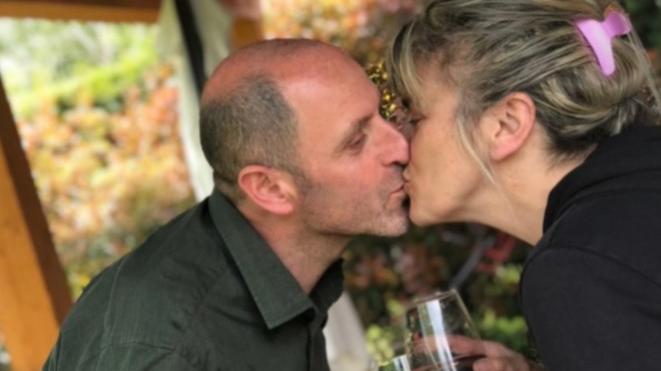 Monica Esposito e il marito Angelo nella foto pubblicata dalla figlia