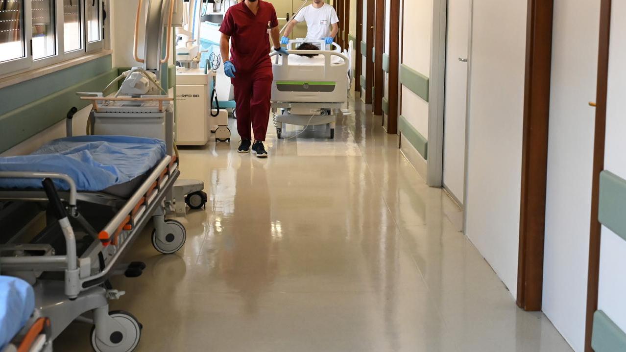 Cade a terra in ospedale dopo un Tso e muore dopo 18 mesi di agonia: la famiglia risarcita con 2 milioni di euro – La vicenda