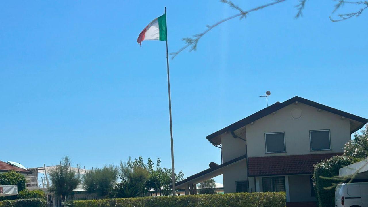 Marina di Pietrasanta, turista di 73 anni trovato senza vita in mare